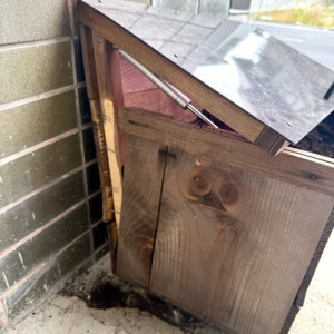 壊れたりんご箱コンポストを修理する①