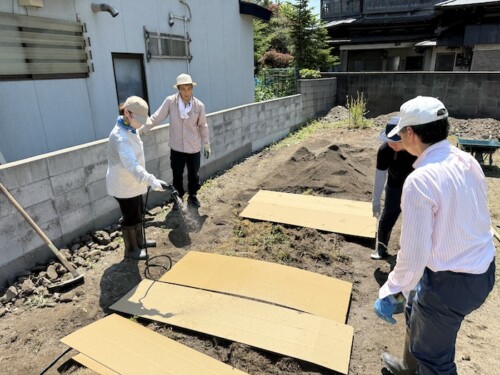 空き地を畑にする（３）〜ダンボールと草マルチでミルフィーユ構造を作る！