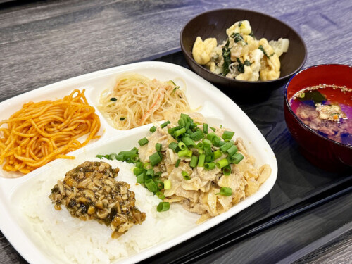 ダンチュウ─モーニングセミナーの朝食を作る。